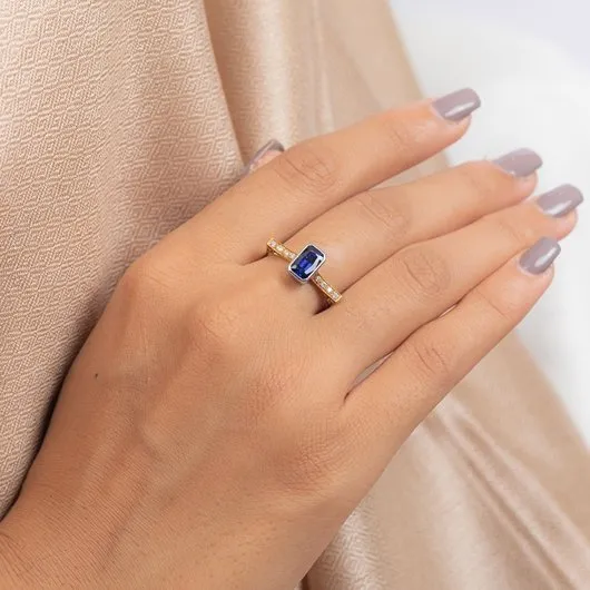 18K Gold Sapphire Statement Ring