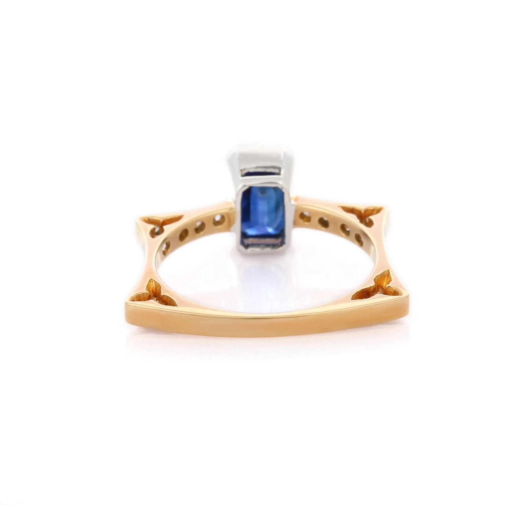 18K Gold Sapphire Statement Ring