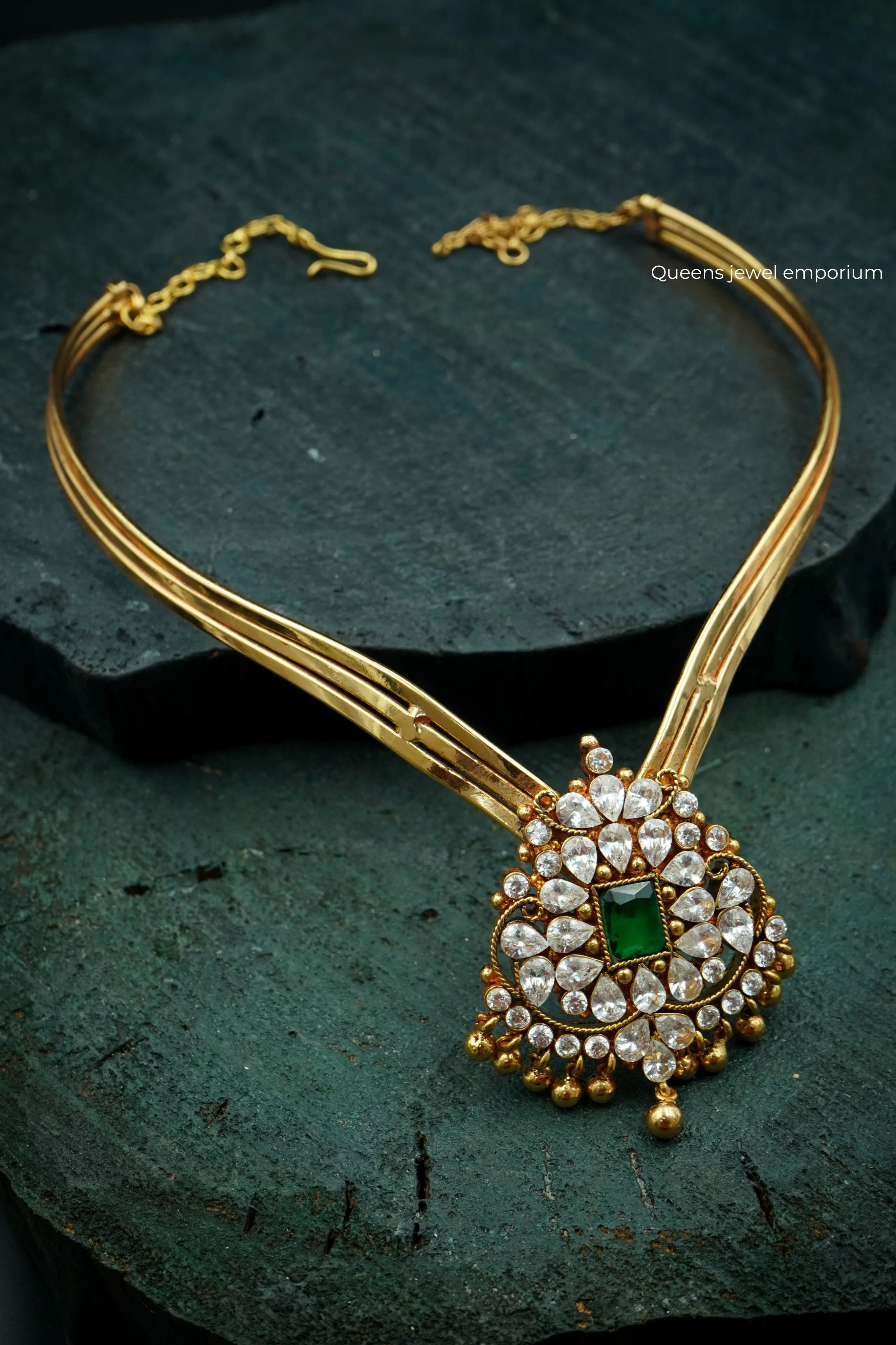 INIYA NECKLACE