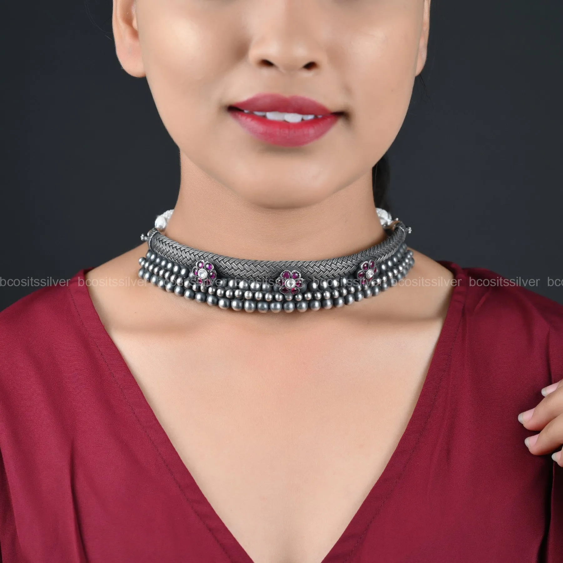 Lily With Beads Choker - 195