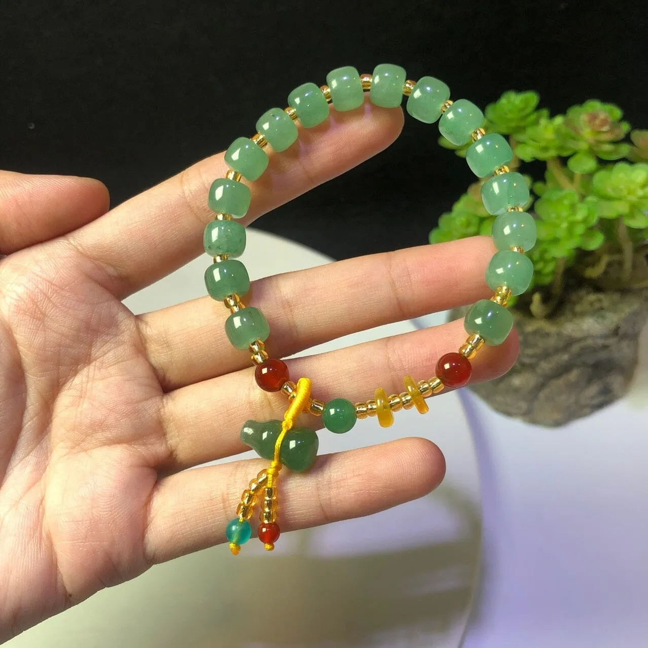 Pretty Green Aventurine Fashion Bracelet