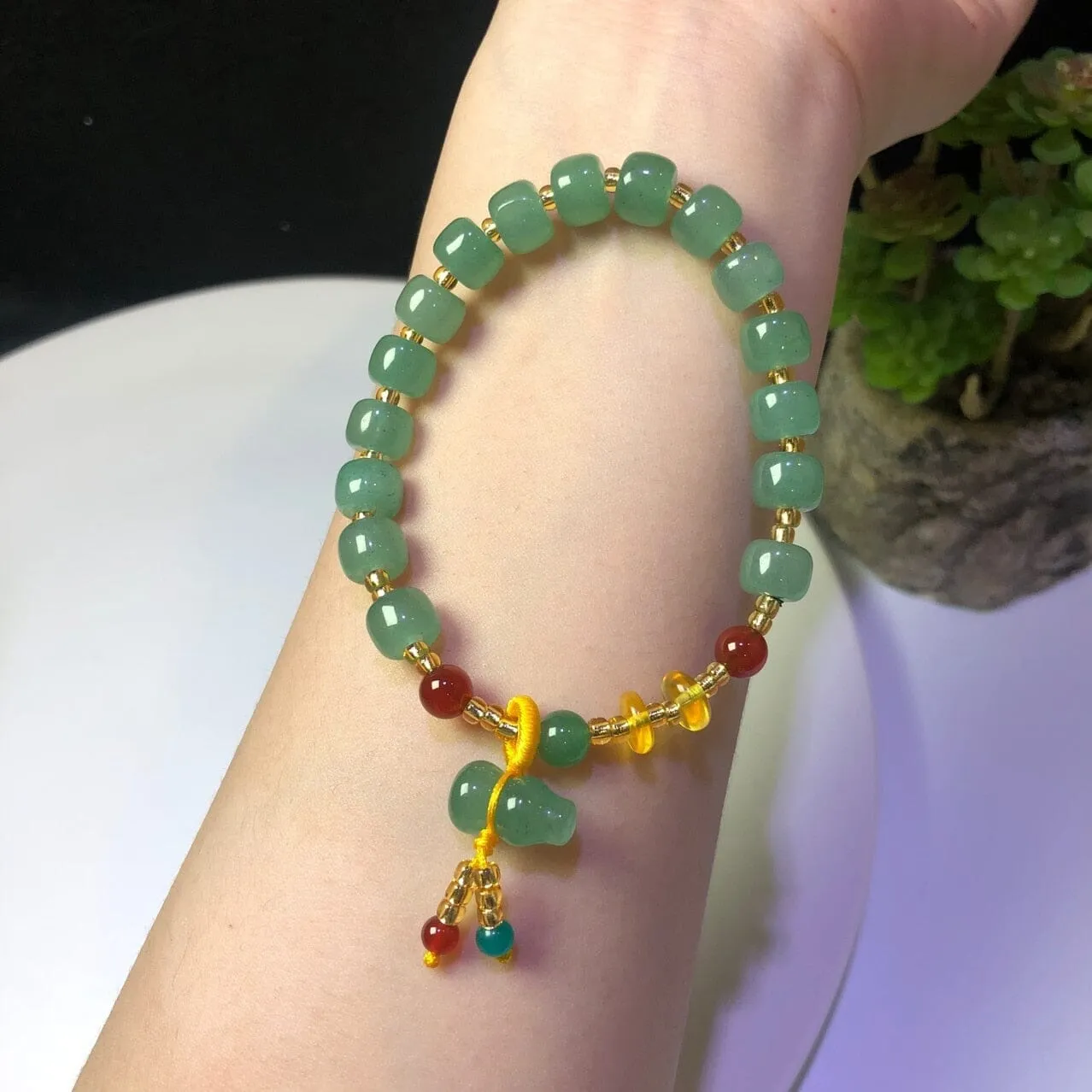 Pretty Green Aventurine Fashion Bracelet