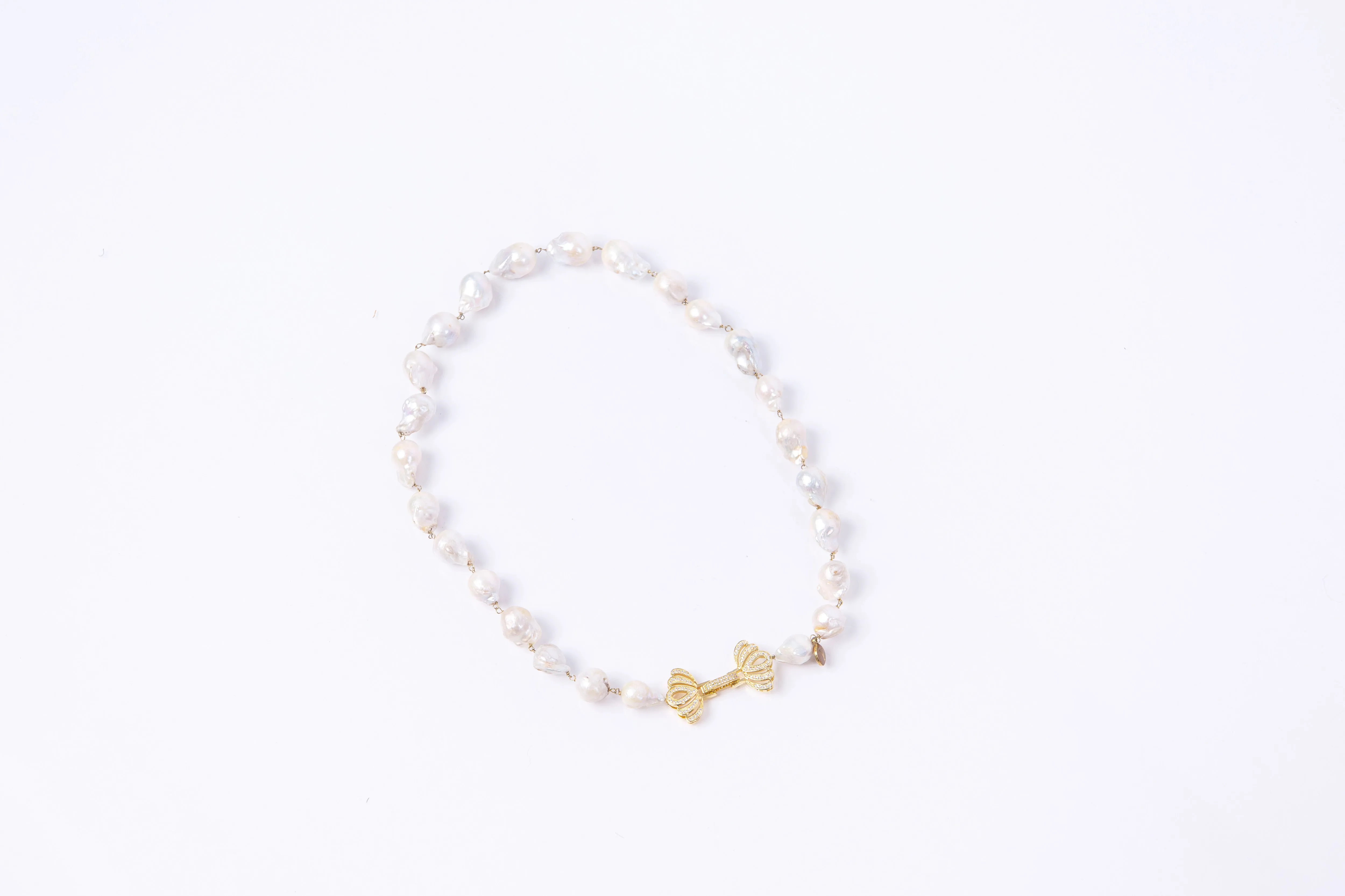 Rhea Baroque Pearl Necklace (Short)