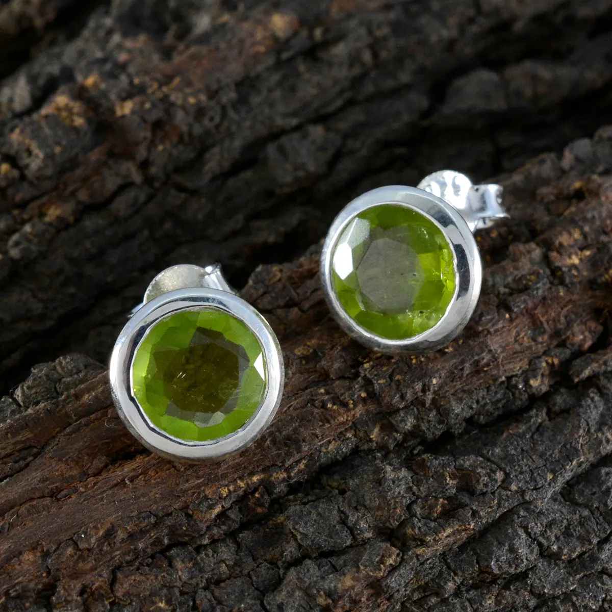 Riyo Beaut Sterling Silver Earring For Femme Peridot Earring Bezel Setting Green Earring Stud Earring