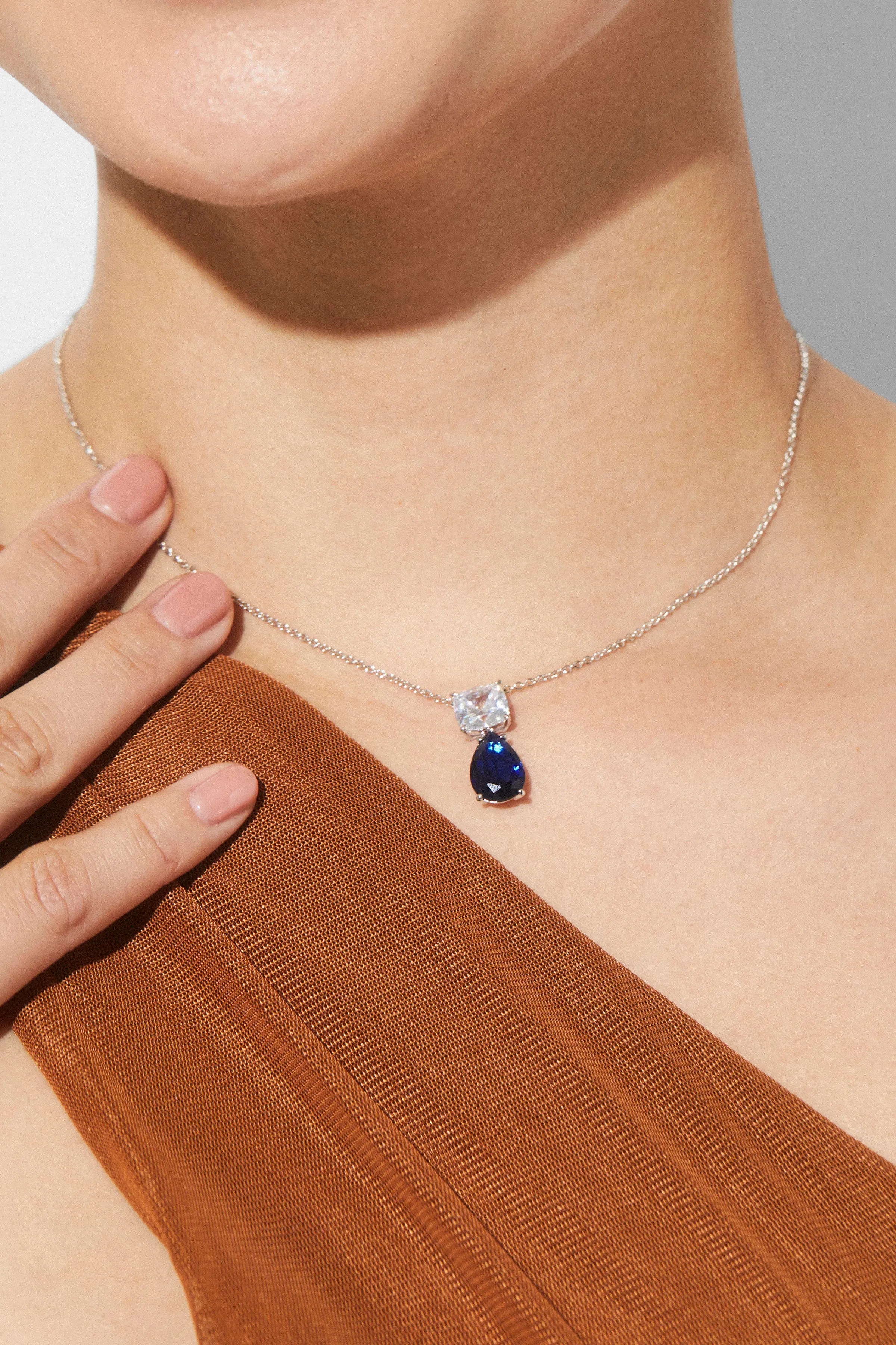 ROCKSTARS BLUE PEAR DROP NECKLACE