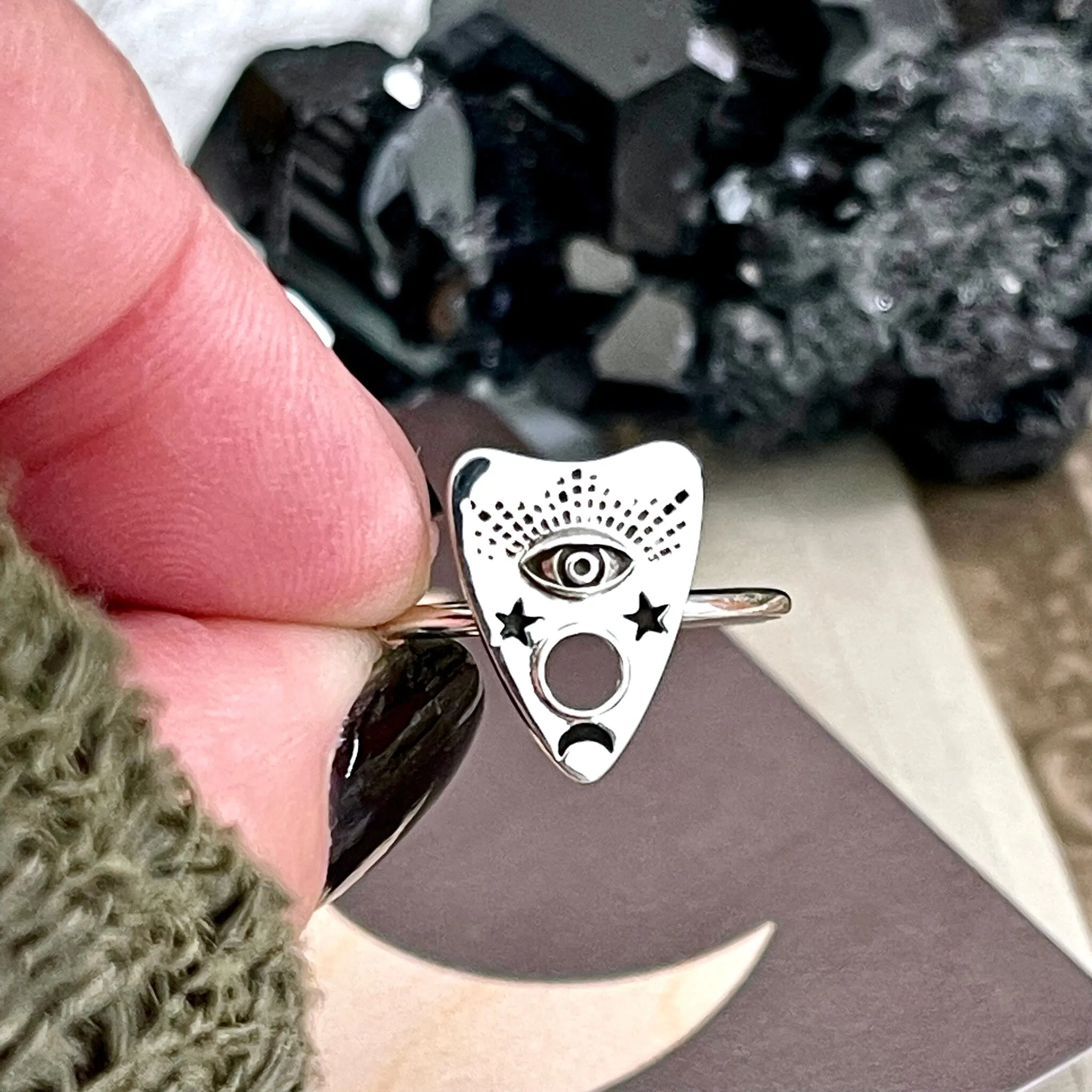 Tiny Talisman Planchette Ring in Sterling Silver / Size 7 8 9