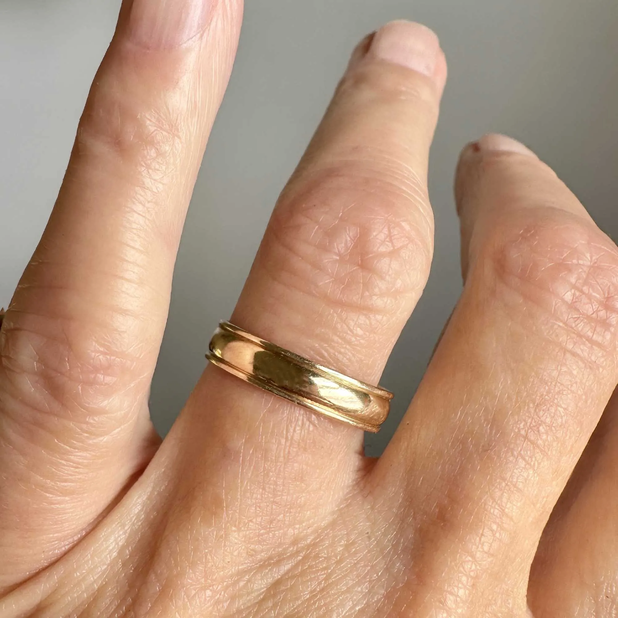 Vintage 14K Gold Wedding Band Ring