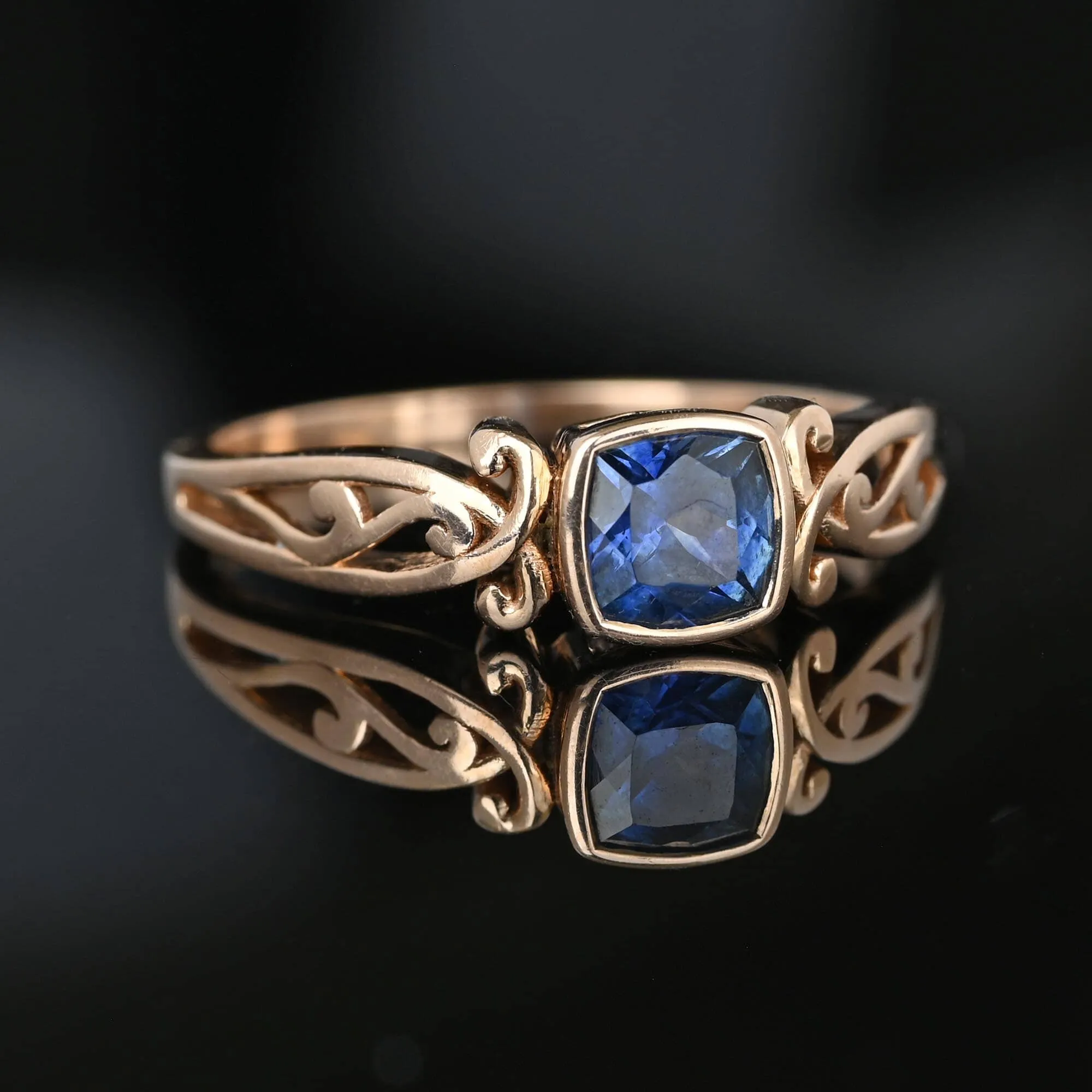 Vintage 14K Rose Gold London Blue Topaz Ring