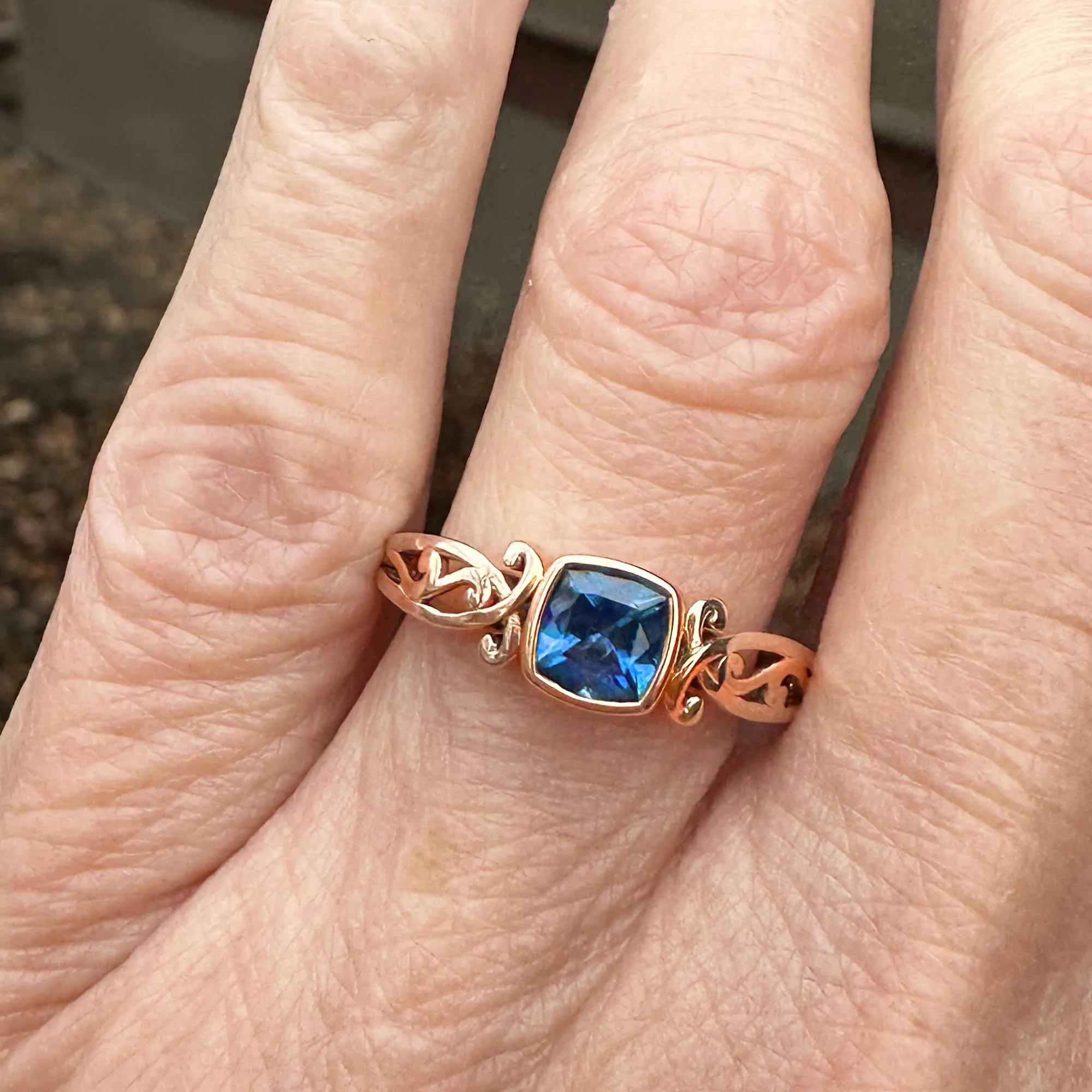 Vintage 14K Rose Gold London Blue Topaz Ring